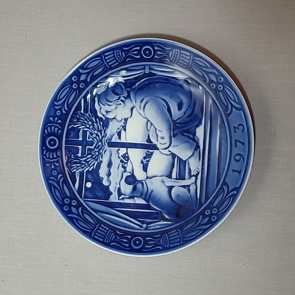 Georg Jensen 1973 Christmas Eve Fine Porcelain Plate Boy With Dog